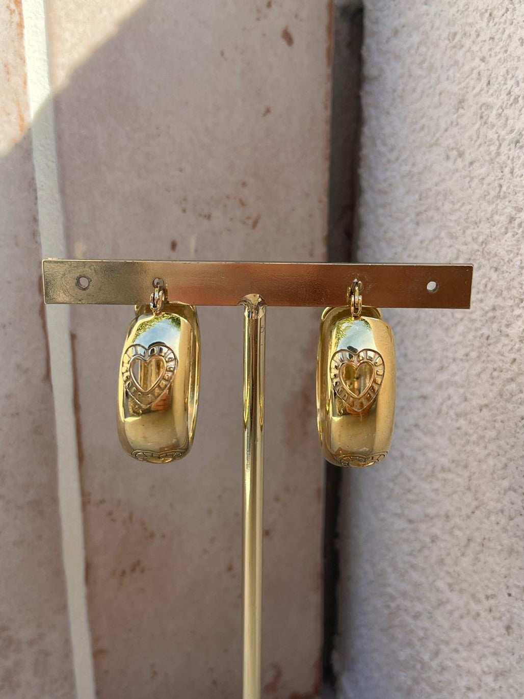 עגילי חישוק בצורת לב פתוח "אהבה"