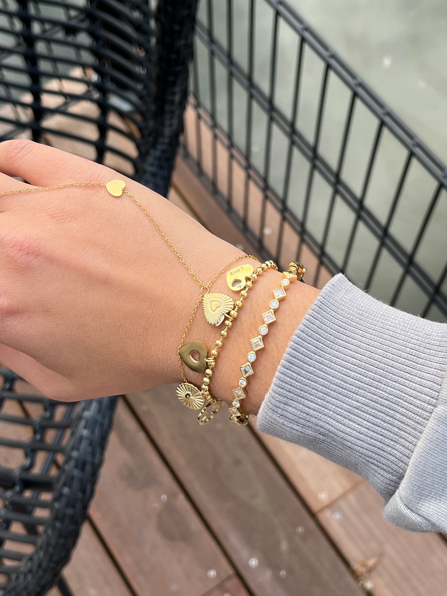 צמיד "יפהפה" עם צ'ארמס מלאים