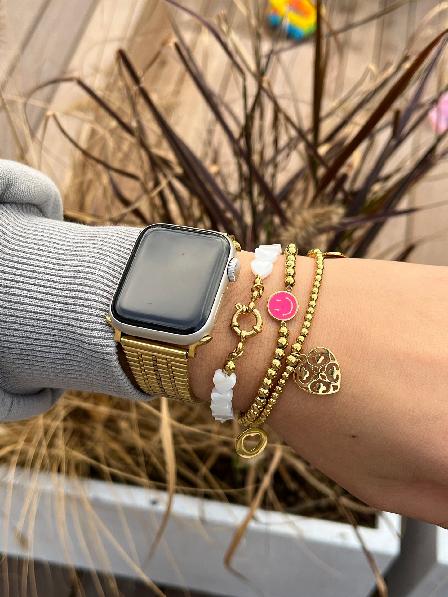 צמיד לבבות זעיר על-זמני