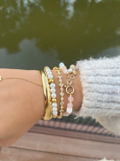 “Shiny” Eye-Catcher Bangle Armband