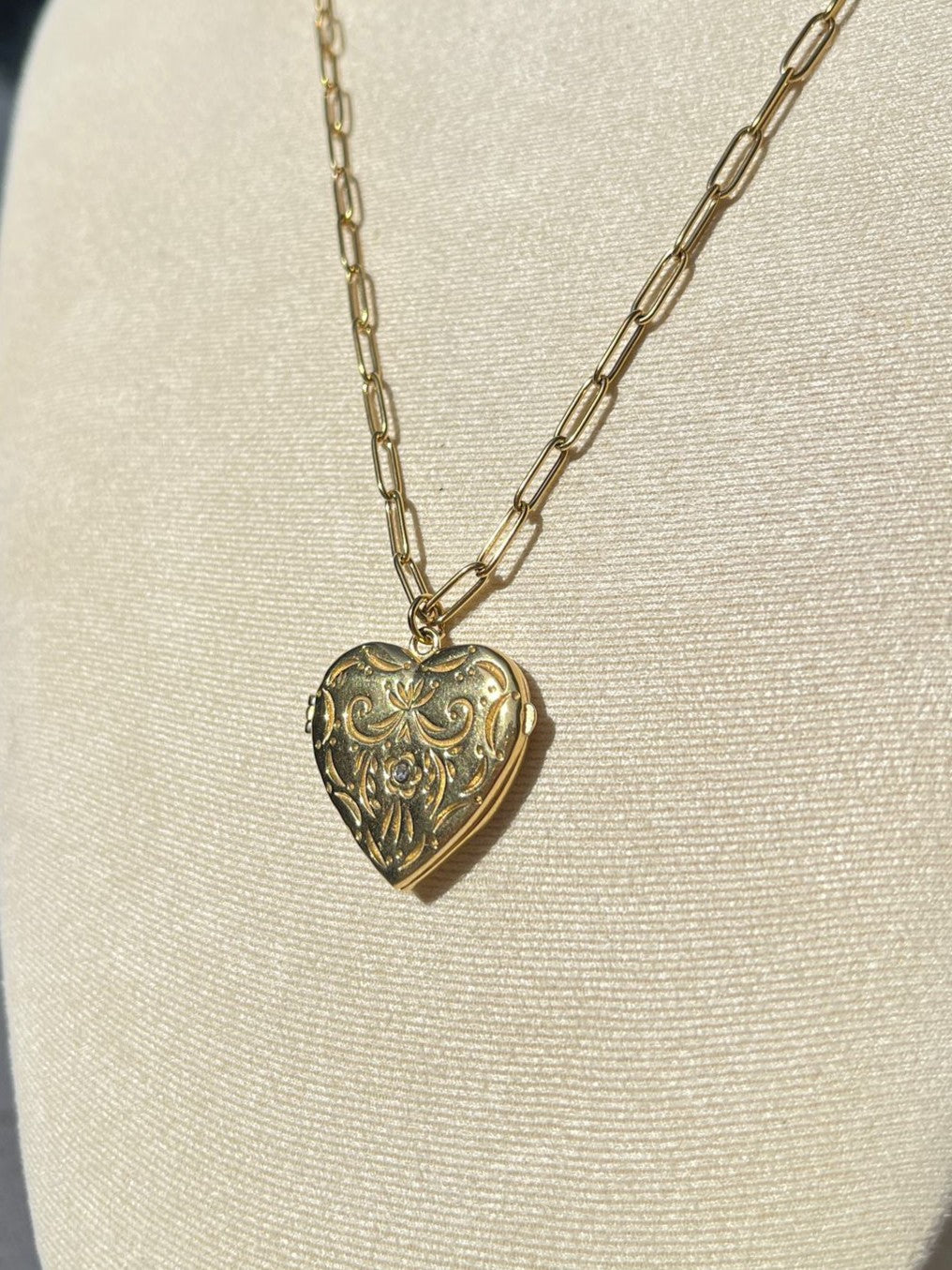 שרשרת תליון עם קמע נסגר