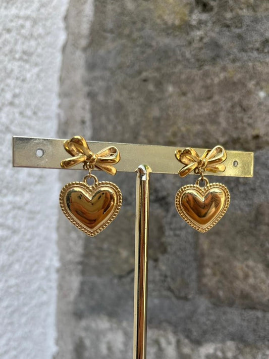 “Bow Heart” Knop Oorbellen