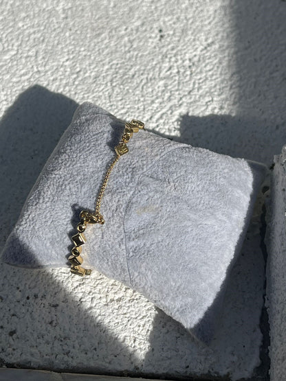 “Shiny” Eye-Catcher Bangle Armband