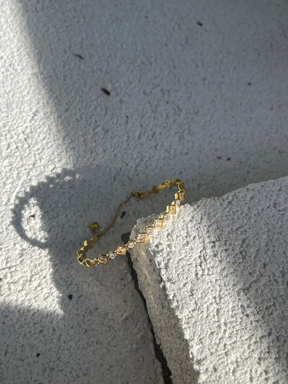 “Shiny” Eye-Catcher Bangle Armband