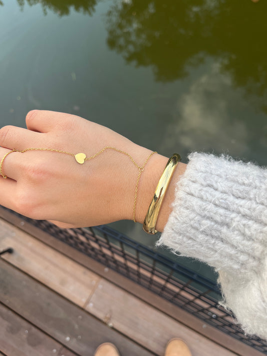 “Connected elegance” Trendy Handchain