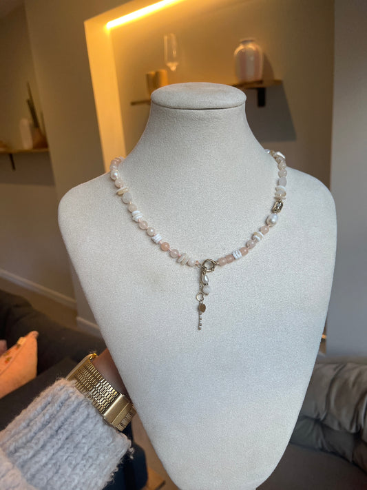 “Pearl” Luxe Zoetwaterparel Ketting Beige